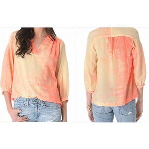 Diane Von Furstenberg 100% Silk Tie-Dye Print 3/4 Sleeve V-Neck Top. Size 0